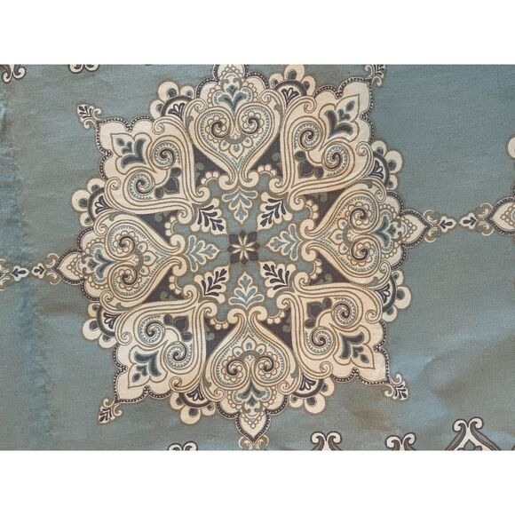 ENVOGUE 100% Cotton Art Nouveau Floral Table Runner. - Picture 3 of 9